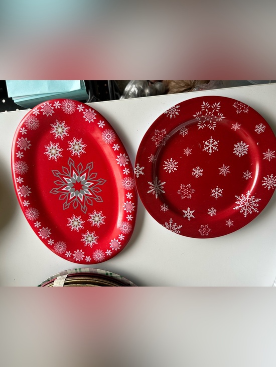 Other Other - Red Snowflake Holiday Serving Platter and Plate Set